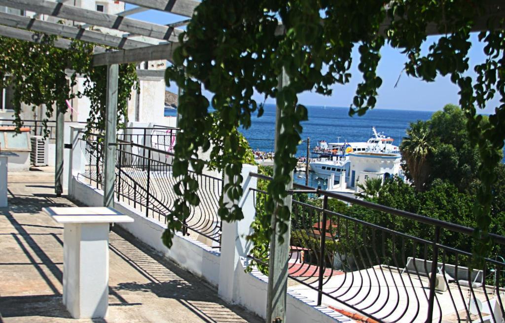 George Apartments Livadia  Eksteriør bilde